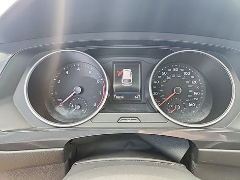 Used 2019 Volkswagen Tiguan SE FWD image 16