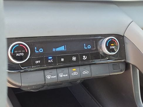 Used 2023 Hyundai Elantra SEL FWD image 24