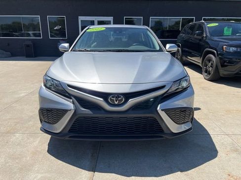 Used 2022 Toyota Camry SE FWD image 2