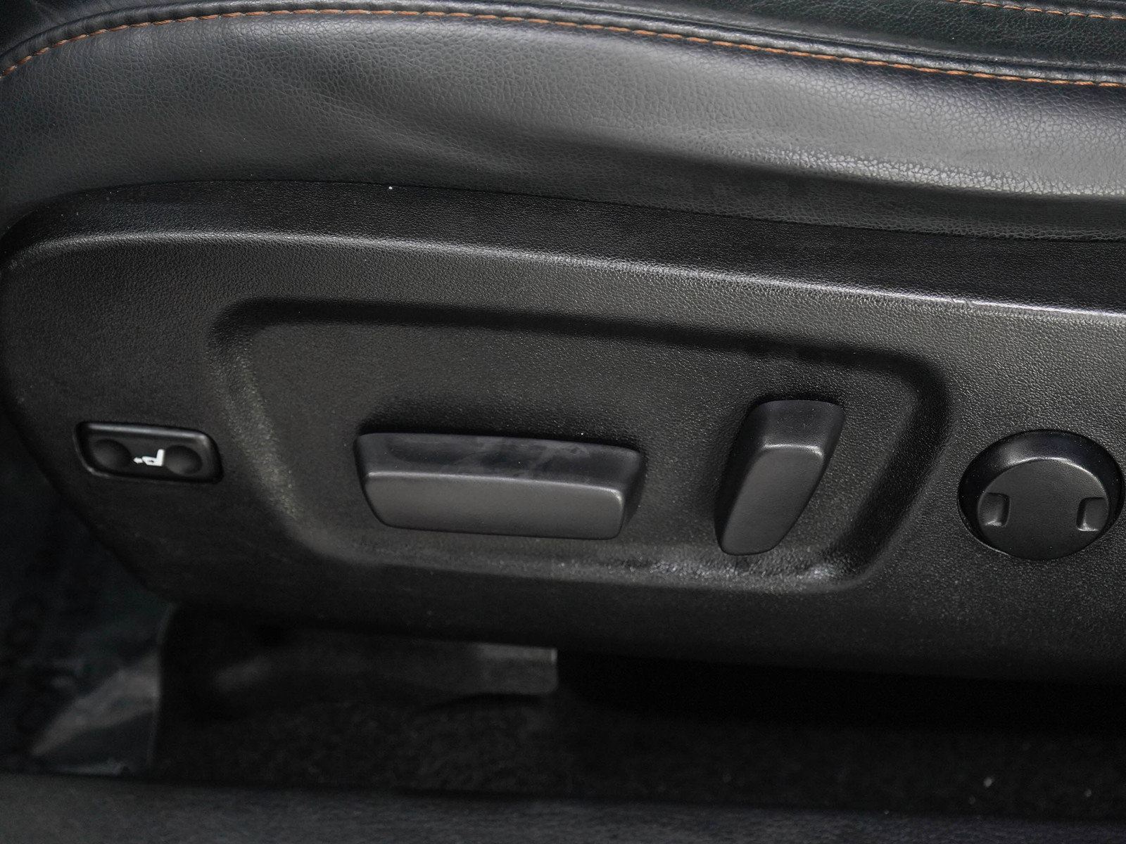 Used 2018 Toyota Highlander XLE AWD/4WD image 24