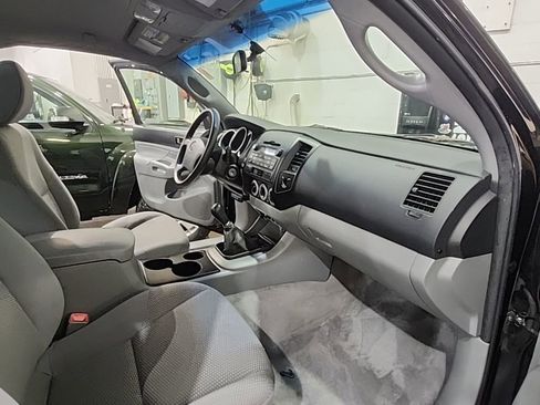 Used 2011 Toyota Tacoma 4x4 Access Cab image 17
