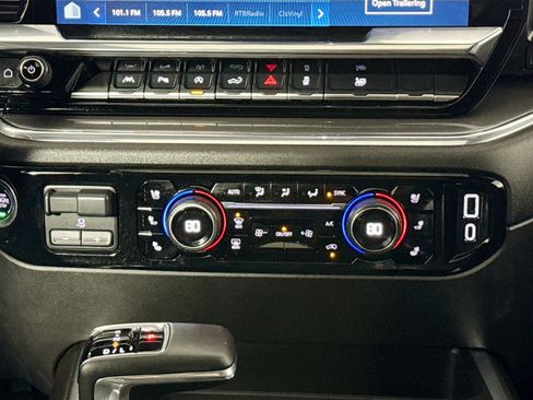 Used 2025 Chevrolet Silverado 1500 High Country w/ Midnight Edition image 29