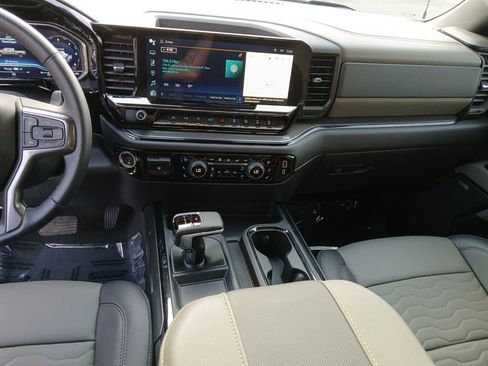 Used 2025 Chevrolet Silverado 1500 ZR2 w/ Technology Package image 15