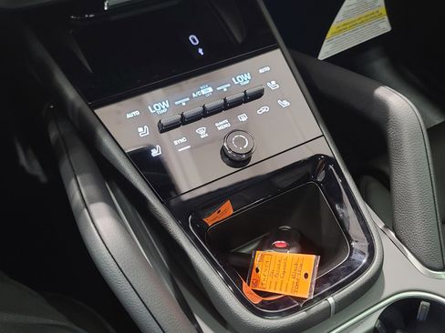 New 2026 Porsche Cayenne image 24