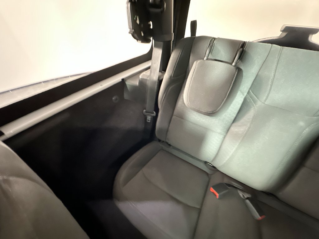 Used 2021 Jeep Wrangler Sport AWD/4WD image 12