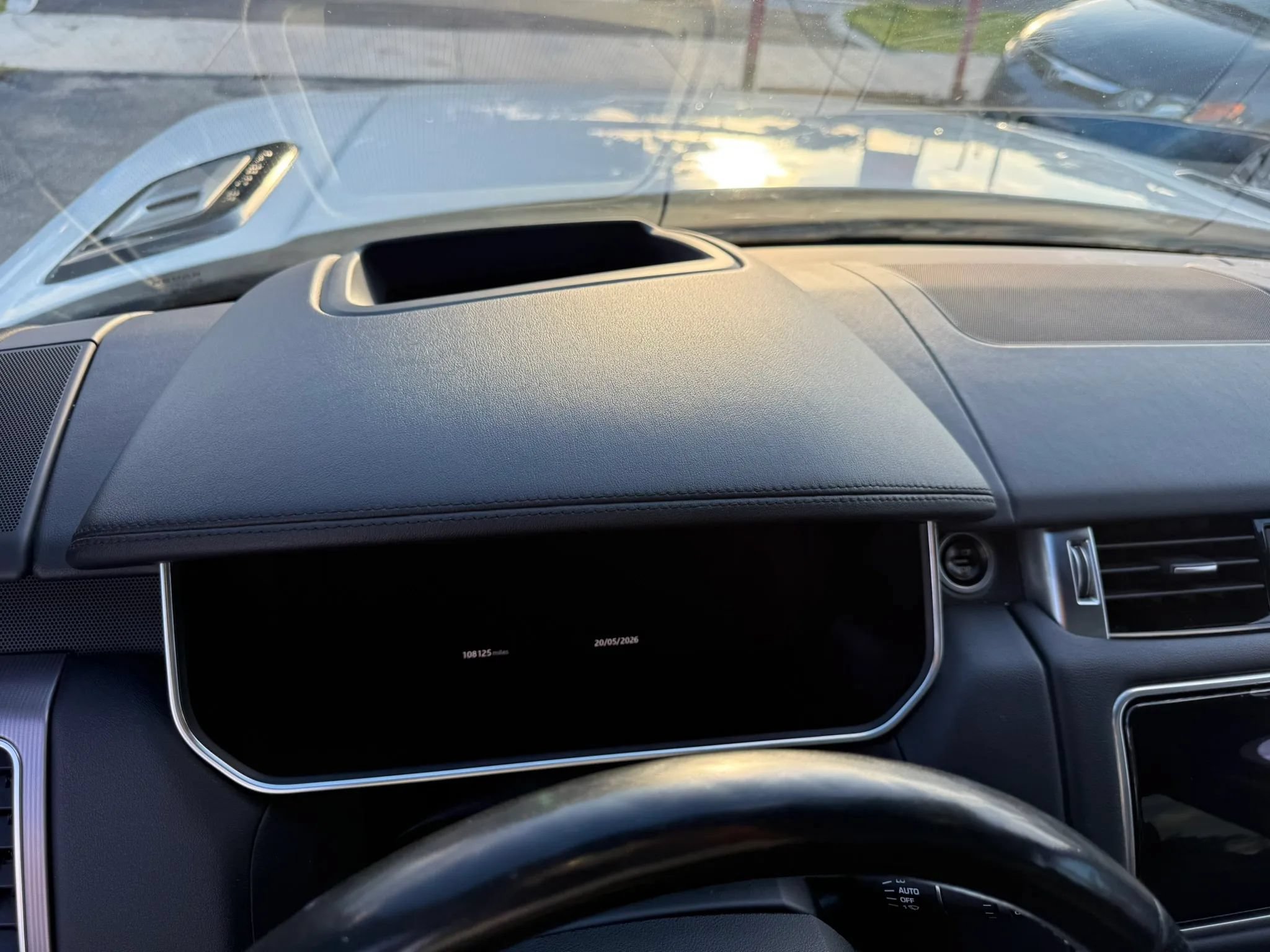 Used 2018 Land Rover Range Rover Sport HSE AWD/4WD image 16