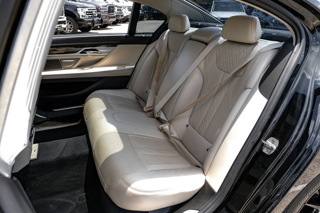 Used 2018 BMW 740i RWD image 35