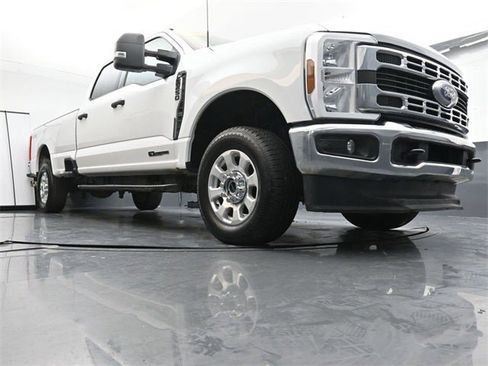 Used 2024 Ford F250 XLT image 30