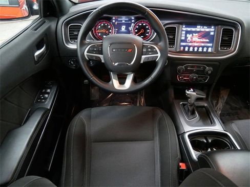 Used 2017 Dodge Charger SXT image 11
