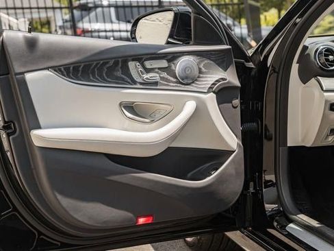 Used 2021 Mercedes-Benz E 450 4MATIC Sedan image 35