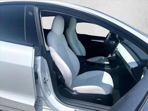 Used 2021 Tesla Model 3 Standard Range Plus RWD image 9