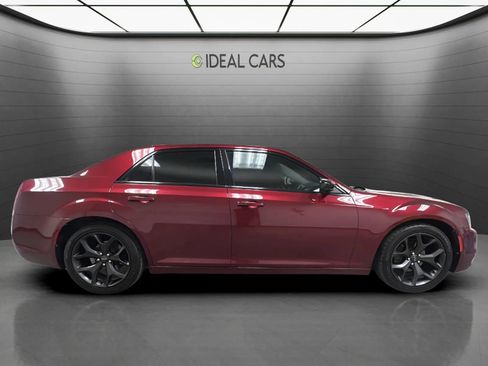 Used 2021 Chrysler 300 Touring w/ Sport Appearance Package RWD image 4