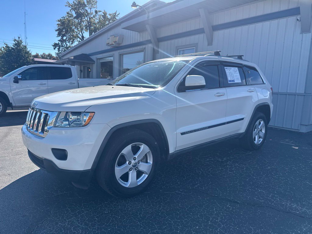 Used 2012 Jeep Grand Cherokee Laredo AWD/4WD image 3