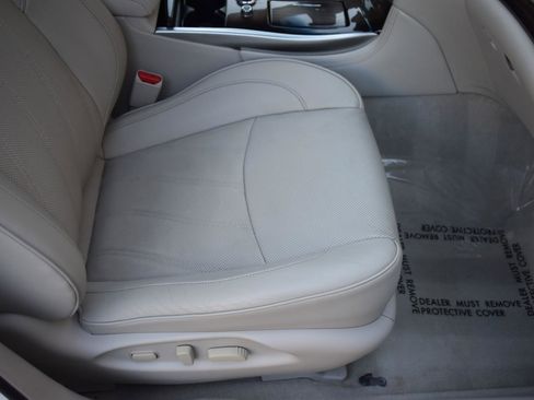 Used 2017 INFINITI Q70 L 3.7 w/ Deluxe Touring Package image 42