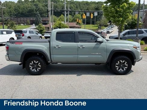 Used 2023 Toyota Tacoma TRD Off-Road AWD/4WD image 4
