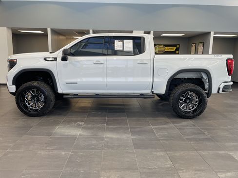 Used 2024 GMC Sierra 1500 Elevation AWD/4WD image 7