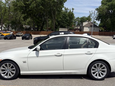 Used 2011 BMW 328i xDrive Sedan AWD/4WD image 7