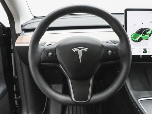 Used 2024 Tesla Model Y Long Range image 29