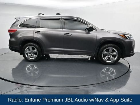 Used 2017 Toyota Highlander Limited AWD/4WD image 12