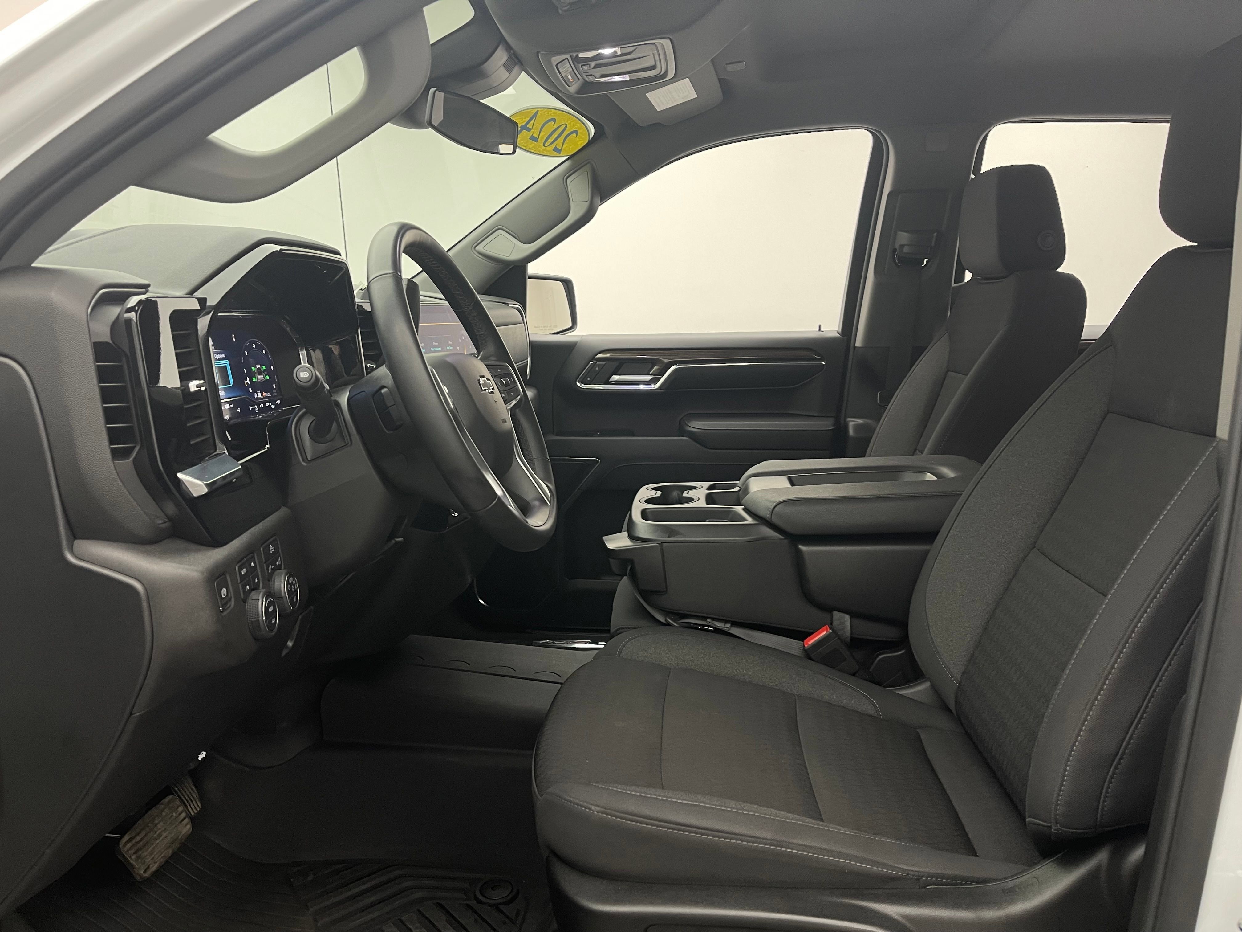 Used 2024 Chevrolet Silverado 1500 RST AWD/4WD image 16