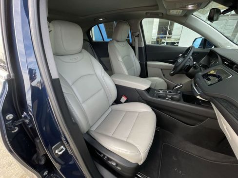 Used 2020 Cadillac XT4 Premium Luxury w/ Technology Package FWD image 28