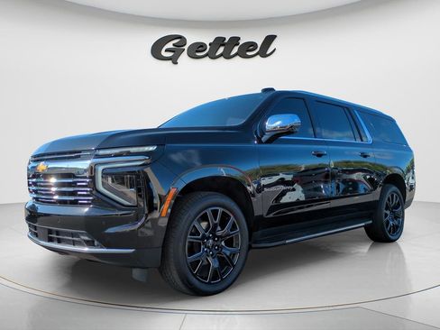 Used 2025 Chevrolet Suburban Premier image 1