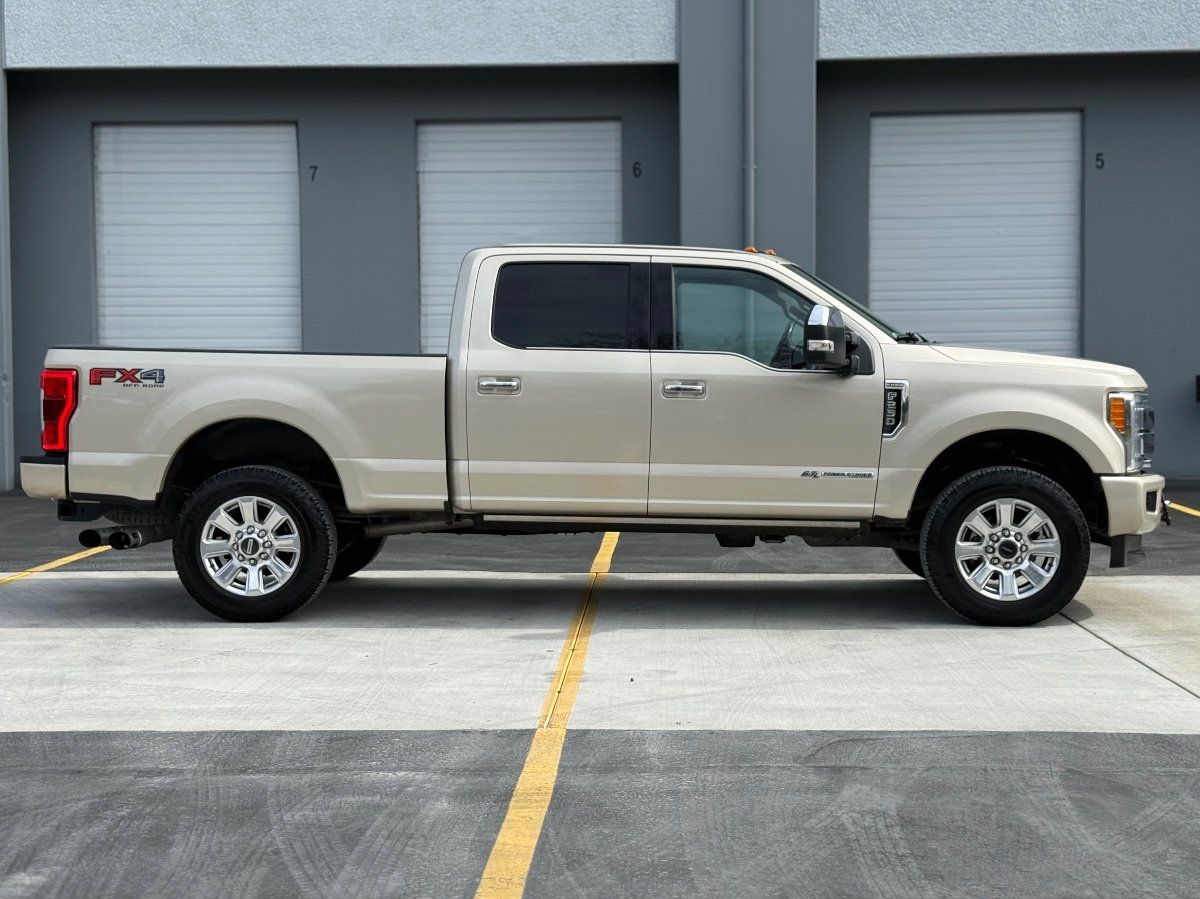 Used 2018 Ford F250 Platinum w/ Platinum Ultimate Package AWD/4WD image 2