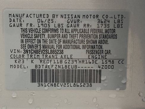 Used 2025 Nissan Versa SV FWD image 33