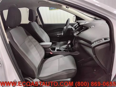 Used 2019 Ford Escape SE image 14
