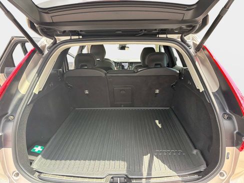 Certified 2024 Volvo XC60 B5 Plus w/ Protection Package Premier AWD/4WD image 11