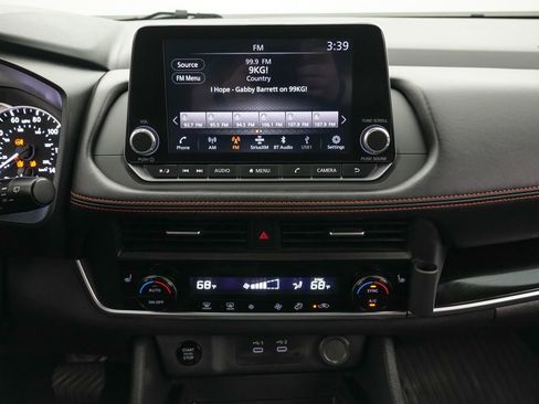 Used 2025 Nissan Rogue SV image 20