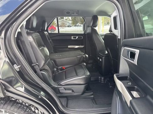 Certified 2021 Ford Explorer XLT w/ Equipment Group 202A image 19