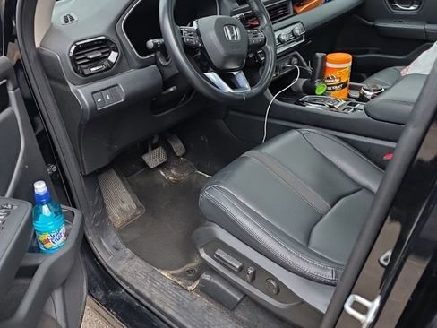 Used 2023 Honda Pilot Touring image 9