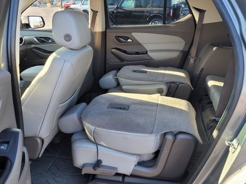 Used 2019 Chevrolet Traverse LT w/ LT Premium Package image 6