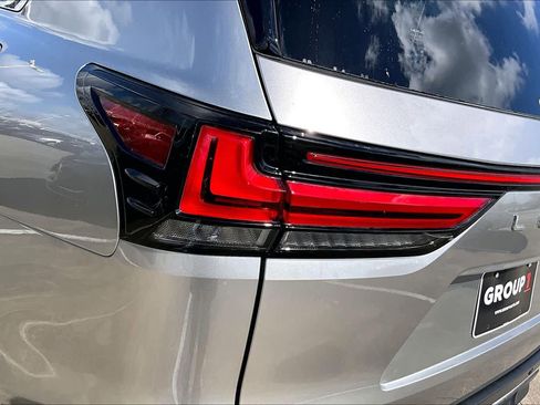 Used 2024 Lexus LX 600 F Sport image 27