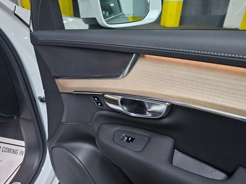 Certified 2025 Volvo XC90 B5 Plus AWD/4WD image 10