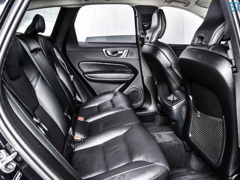Used 2025 Volvo XC60 B5 Plus image 23