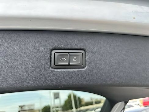 Used 2025 Audi Q7 3.0T Premium Plus AWD/4WD image 15