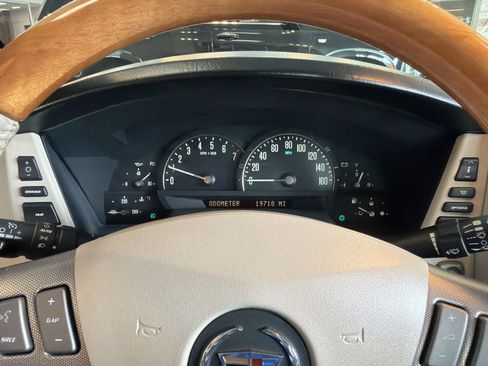 Used 2006 Cadillac XLR RWD image 28