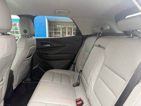Used 2021 Chevrolet TrailBlazer LT w/ Premium Seating Package AWD/4WD image 9