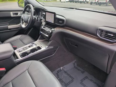 Used 2021 Ford Explorer Limited w/ Equipment Group 301A AWD/4WD image 37