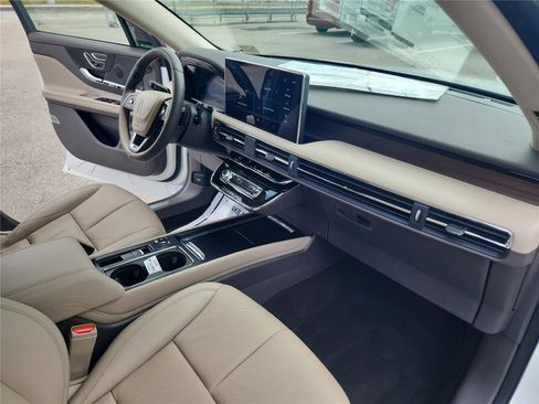 Used 2023 Lincoln Corsair Reserve image 24