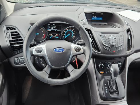 Used 2016 Ford Escape SE w/ SE Cold Weather Package AWD/4WD image 9