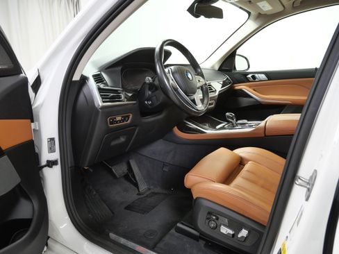 Used 2019 BMW X7 xDrive40i w/ Premium Package AWD/4WD image 14