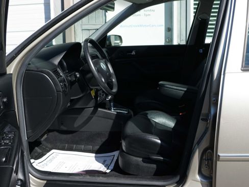 Used 2004 Volkswagen Jetta GLS image 38