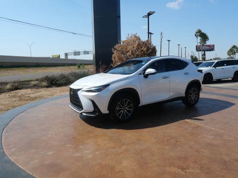 Used 2024 Lexus NX 350 AWD w/ Luxury Package image 5