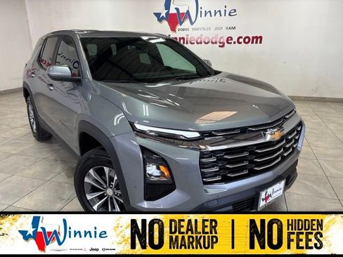 Used 2025 Chevrolet Equinox LT FWD image 1