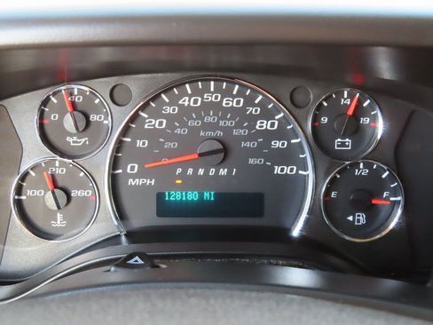 Used 2018 Chevrolet Express 3500 Work Van w/ Driver Convenience Package image 7