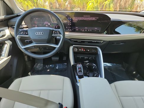 Used 2025 Audi Q5 Premium w/ Convenience Package AWD/4WD image 13