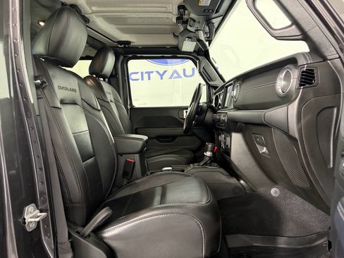 Used 2020 Jeep Gladiator Overland image 12